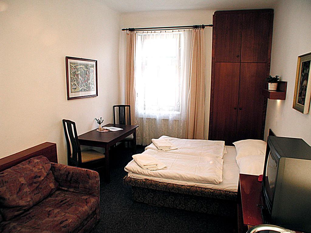 Hotel & Residence Royal Standard Prag Zimmer foto