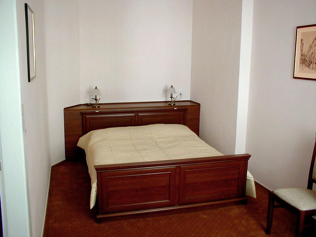 Hotel & Residence Royal Standard Prag Zimmer foto