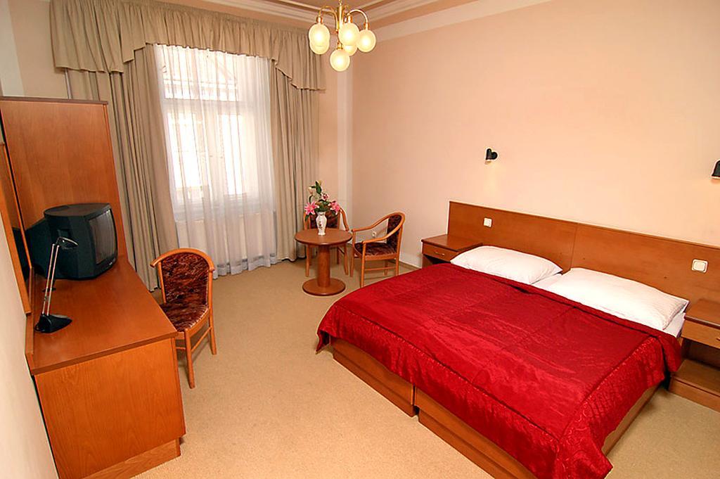 Hotel & Residence Royal Standard Prag Zimmer foto