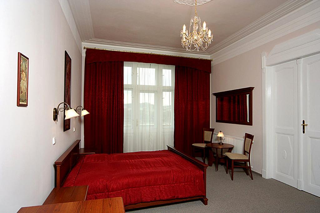 Hotel & Residence Royal Standard Prag Zimmer foto